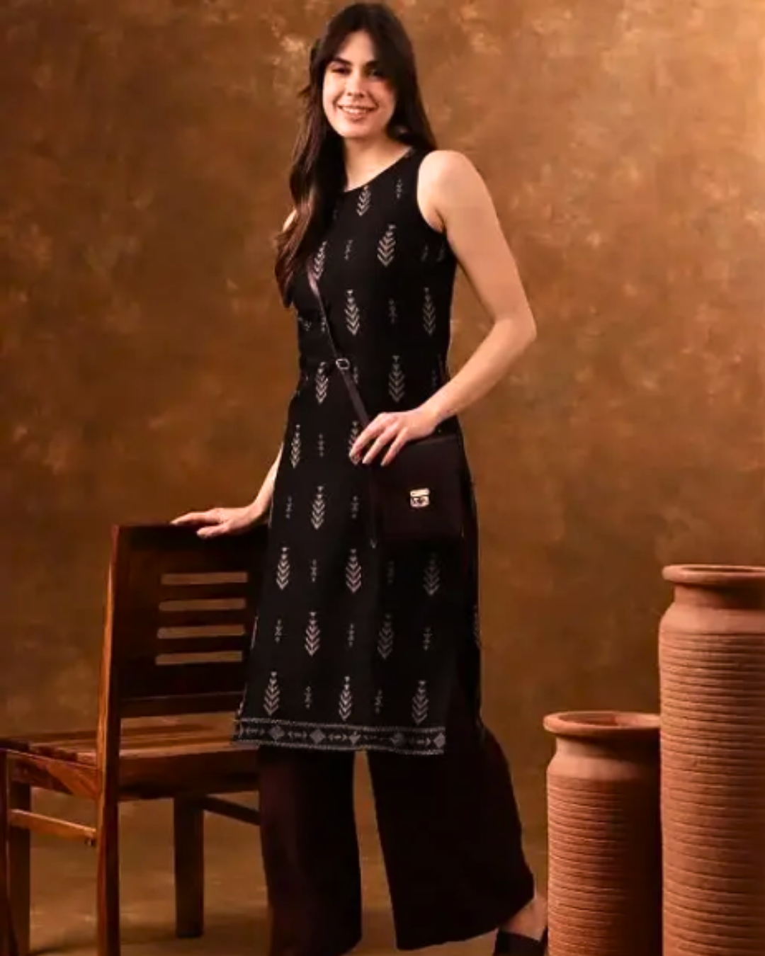 Women's Black Printed Sleeveless Rayon Kurti