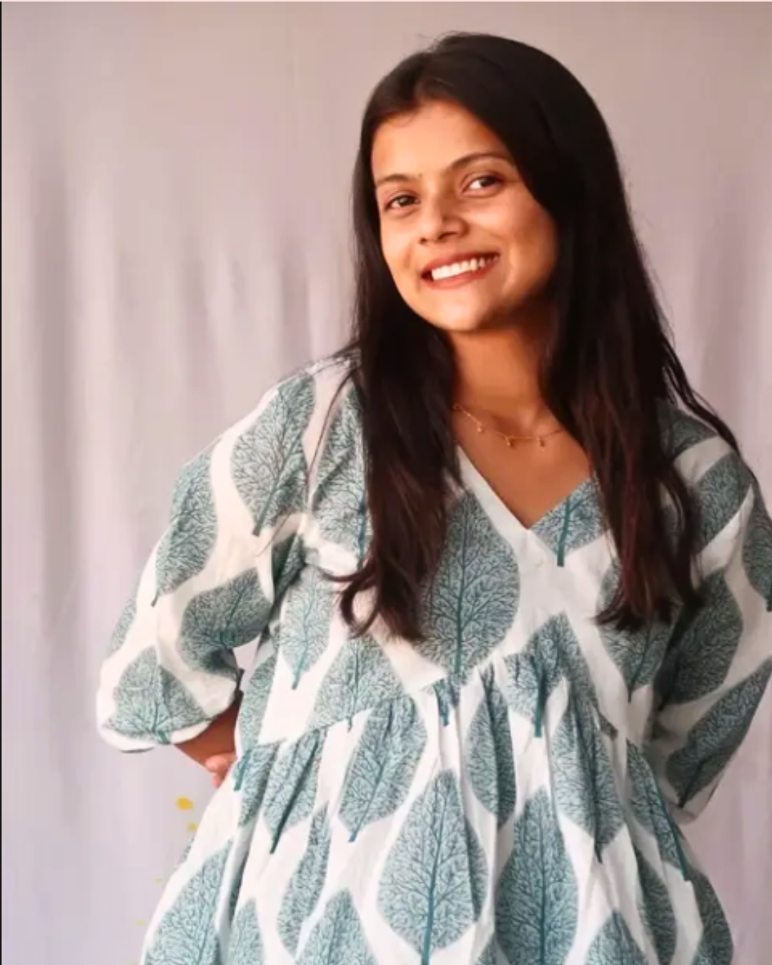 Women's White & Teal Leaf Print Cotton Short Kurti